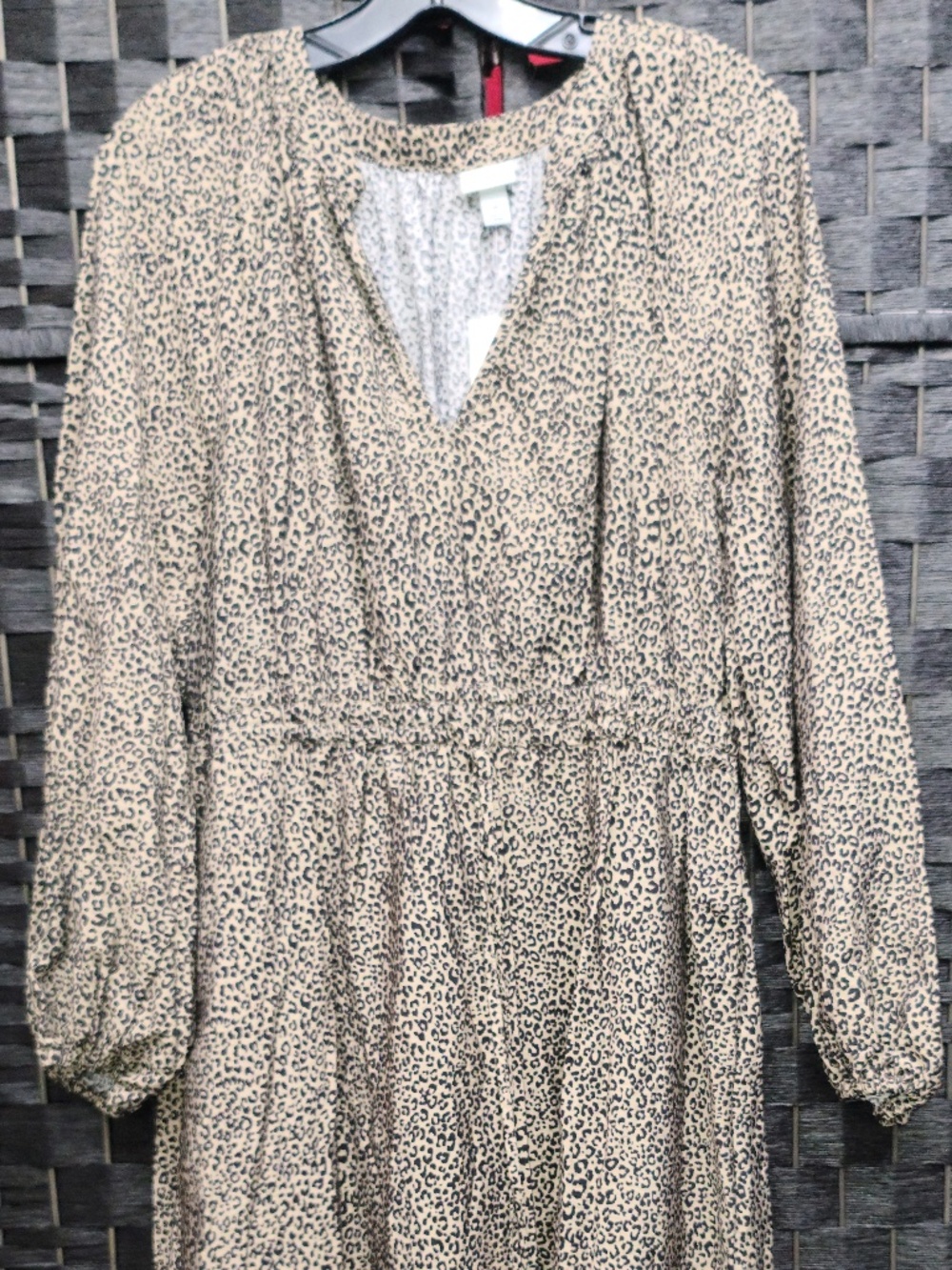 A New Day leopard-print maxi dress features a flattering V-neck size M NWT